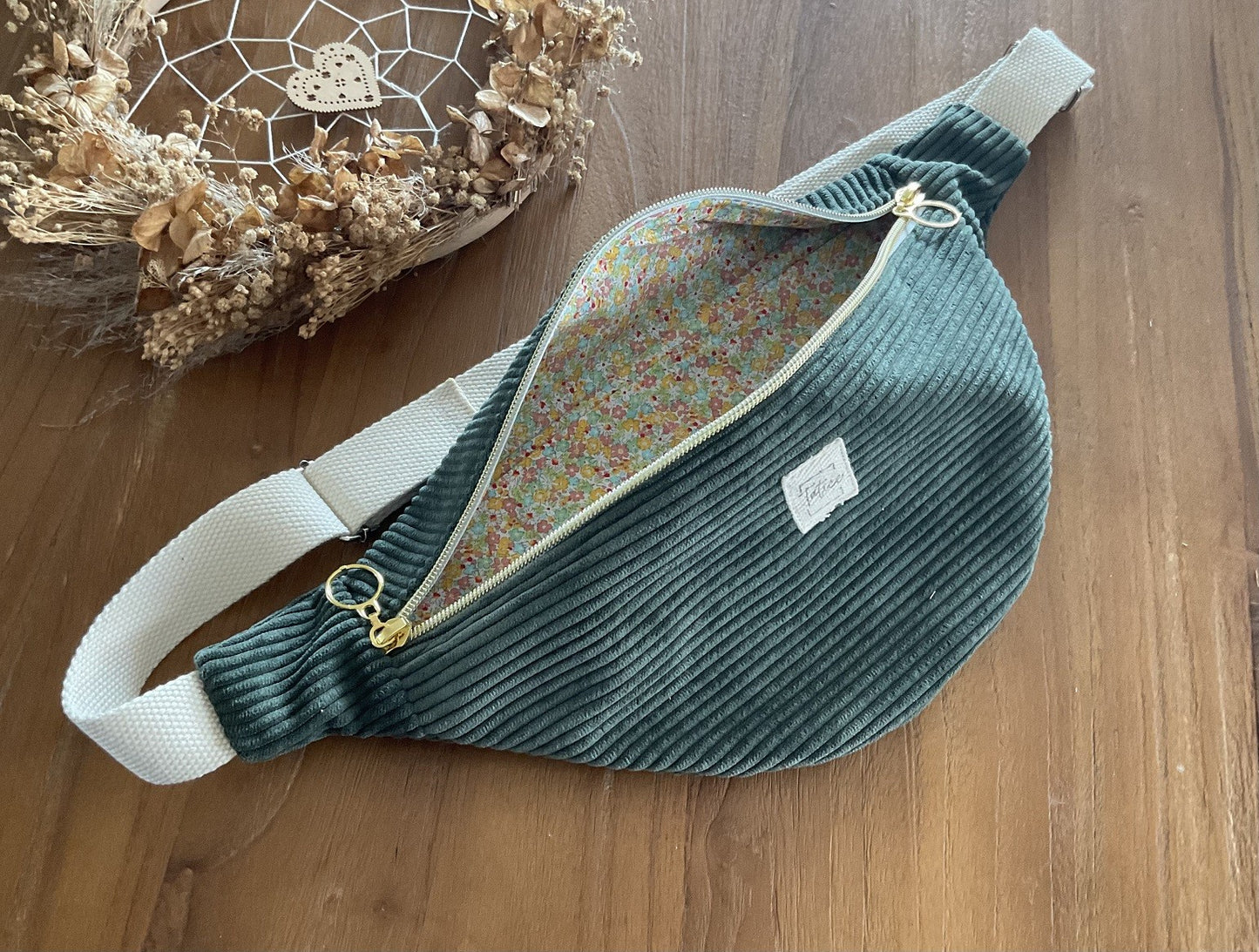 Sac banane en velours côtelé vert kaki