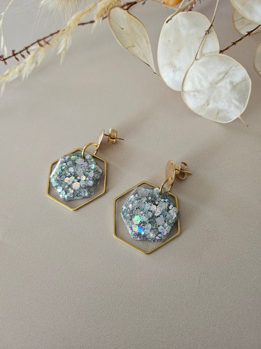 Boucles oreilles hexagone résine argent et laiton doré