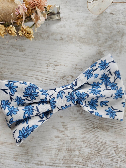 Noeud papillon liberty blanc fleurs bleues