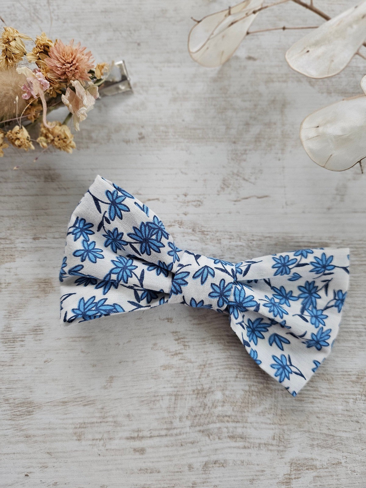 Noeud papillon liberty blanc fleurs bleues