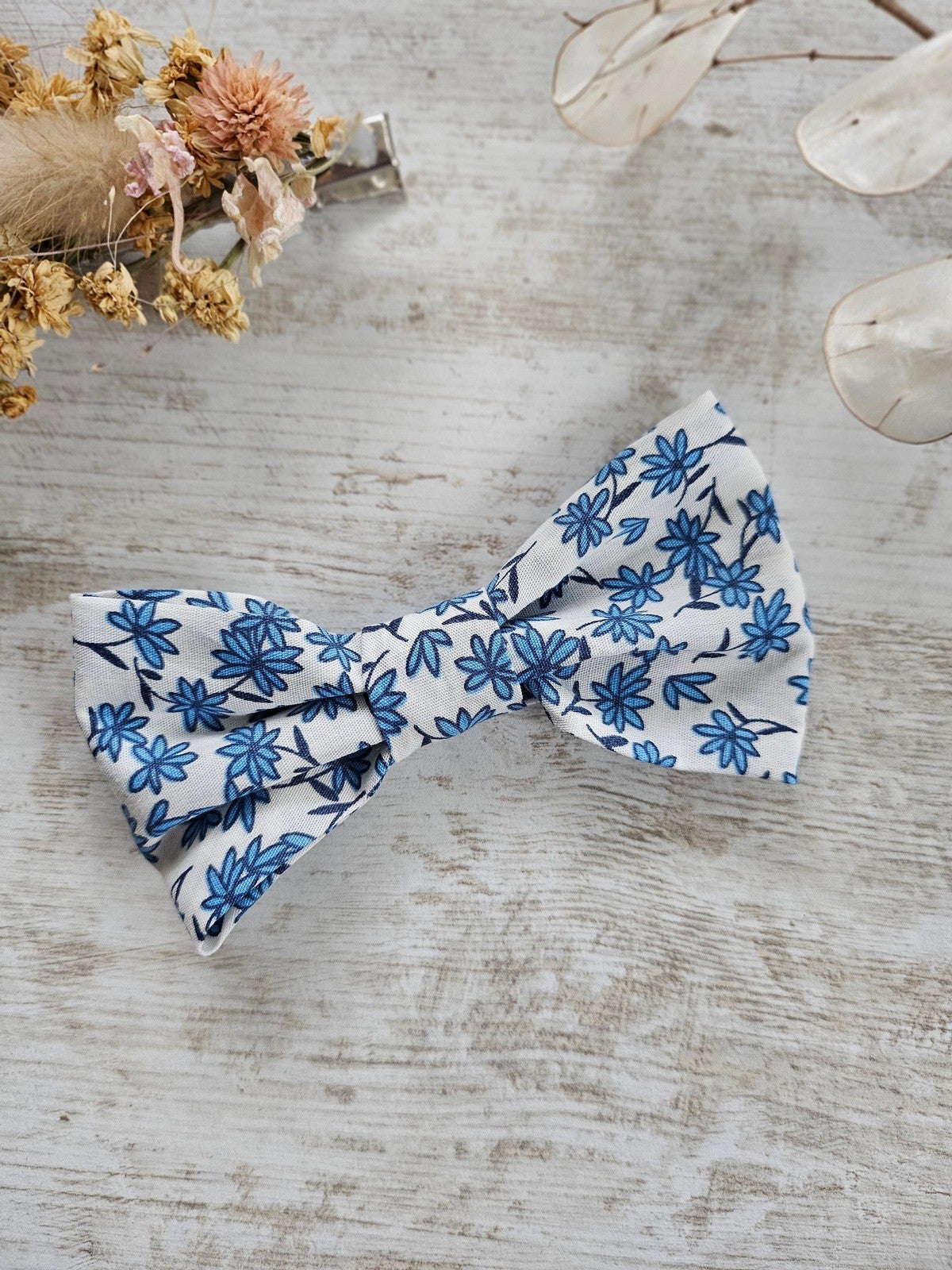 Noeud papillon liberty blanc fleurs bleues
