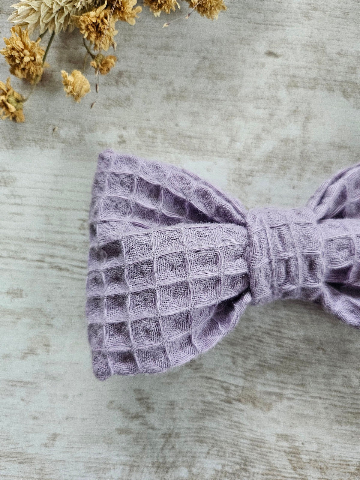 Barrette noeud papillon nid d'abeille lilas