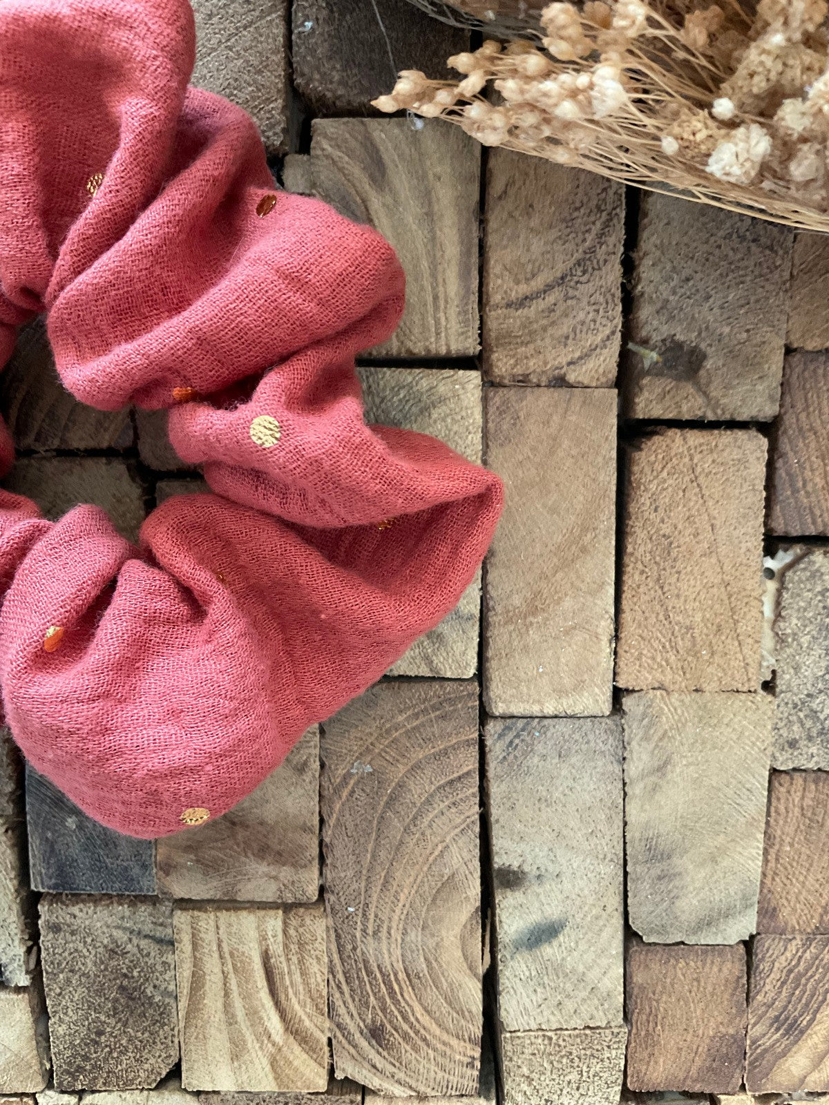 chouchou scrunchie gaze coton terracotta pois doré