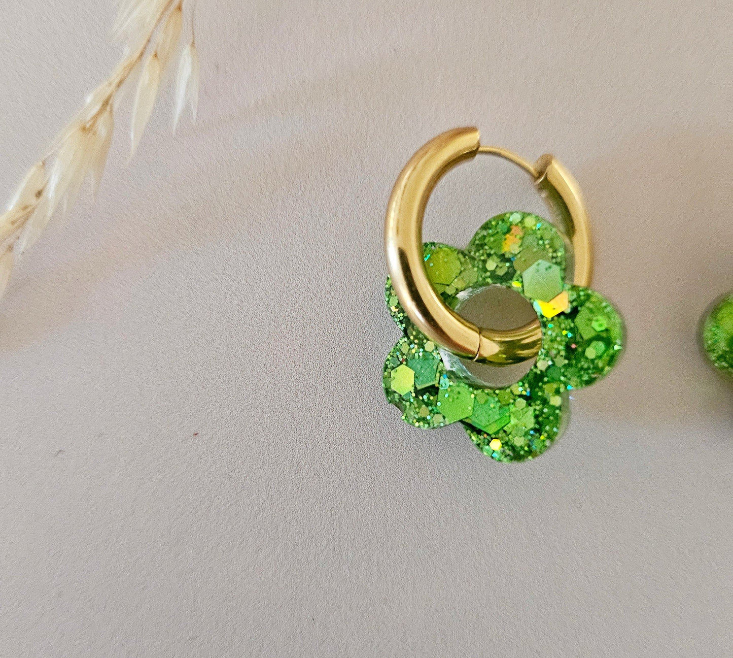 Boucle d'oreilles créole résine vert