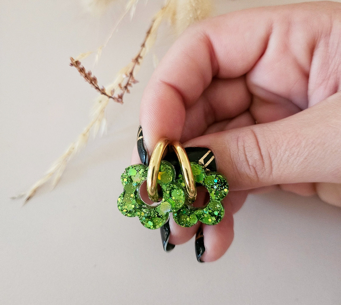 Boucle d'oreilles créole résine vert