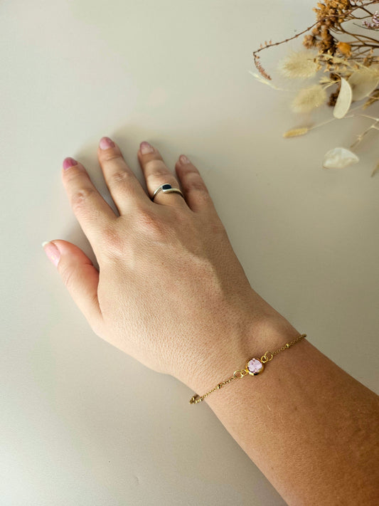 Bracelet délicat en résine holographique – L’éclat artisanal à ton poignet