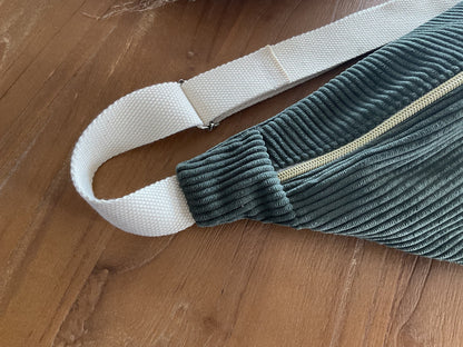 Sac banane en velours côtelé vert kaki