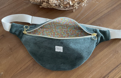 Sac banane en velours côtelé vert kaki