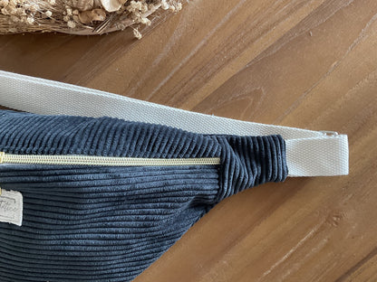 Sac banane en velours côtelé noir