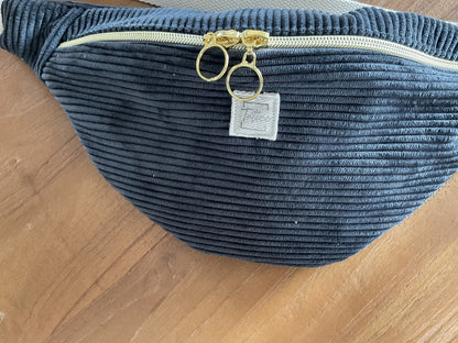 Sac banane en velours côtelé noir