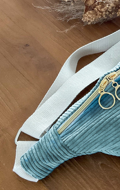 Sac banane en velours côtelé bleu ciel