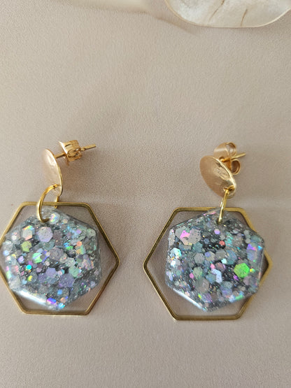 Boucles oreilles hexagone résine argent et laiton doré