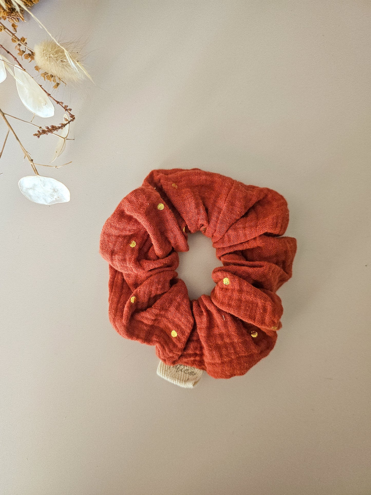 Chouchou en gaze de coton à pois dorés – Fait main