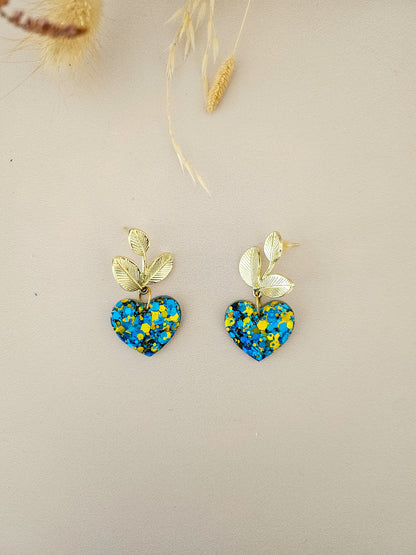 Boucles d’oreilles feuilles dorées & pendentif cœur en résine