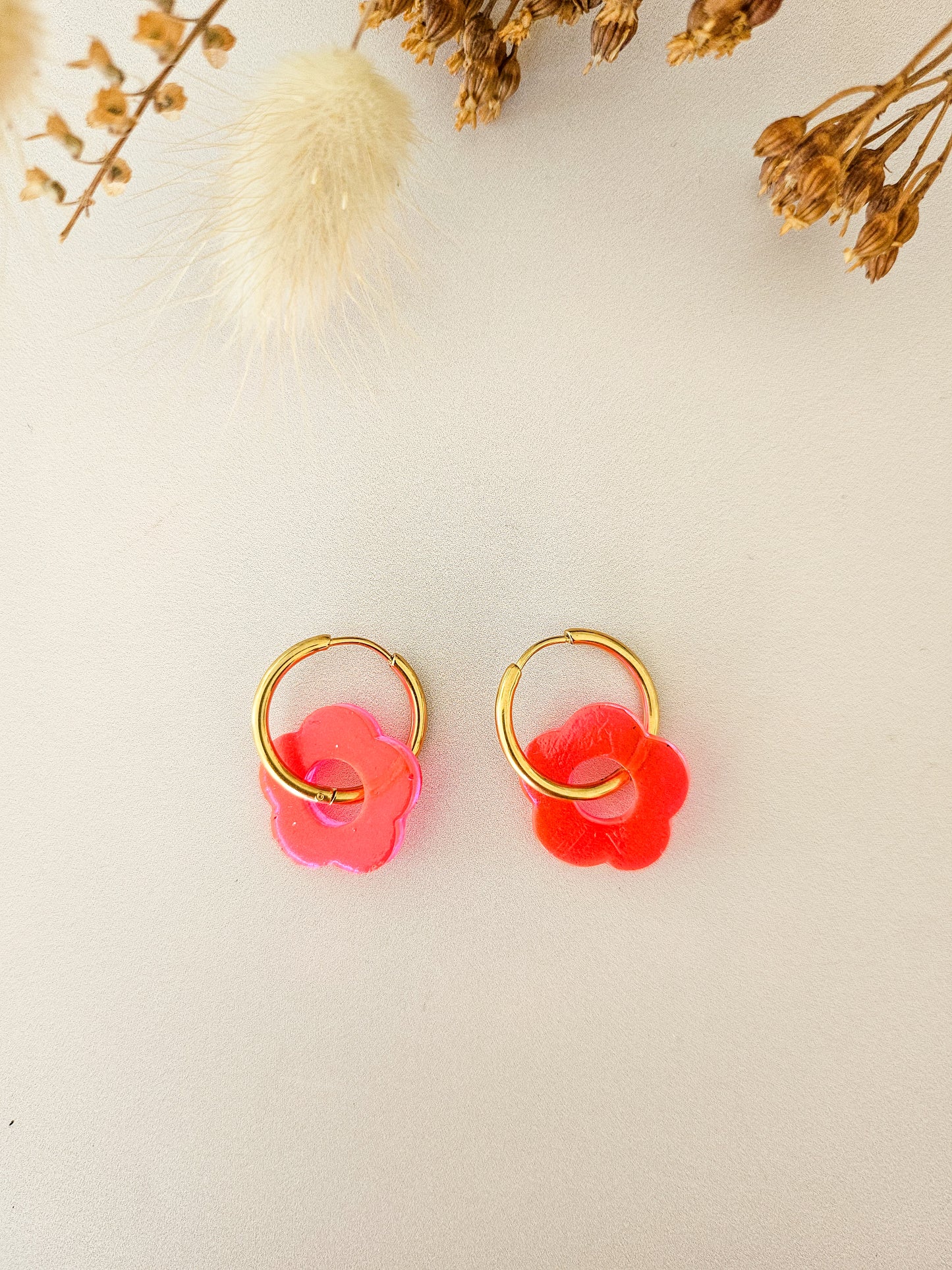 Boucles d’oreilles fleurs translucides – Légères & faites main