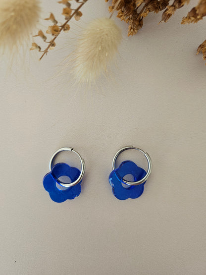 Boucles d’oreilles fleurs translucides – Légères & faites main