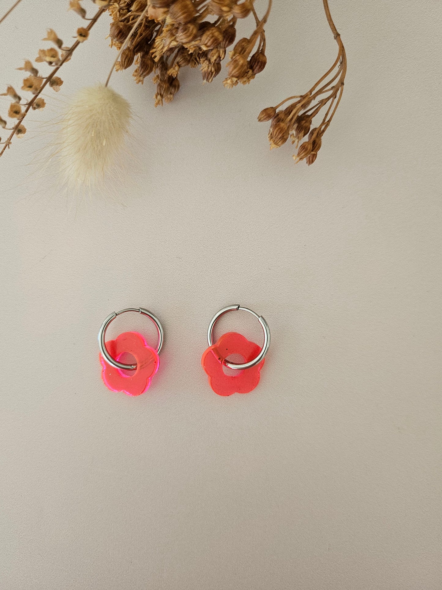 Boucles d’oreilles fleurs translucides – Légères & faites main