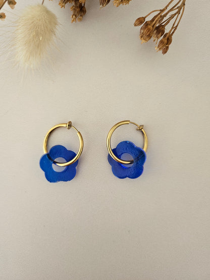 Boucles d’oreilles fleurs translucides – Légères & faites main