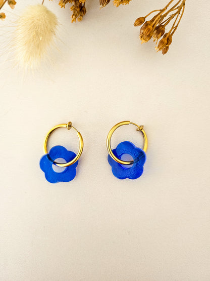 Boucles d’oreilles fleurs translucides – Légères & faites main