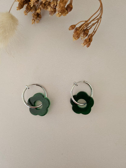 Boucles d’oreilles fleurs translucides – Légères & faites main
