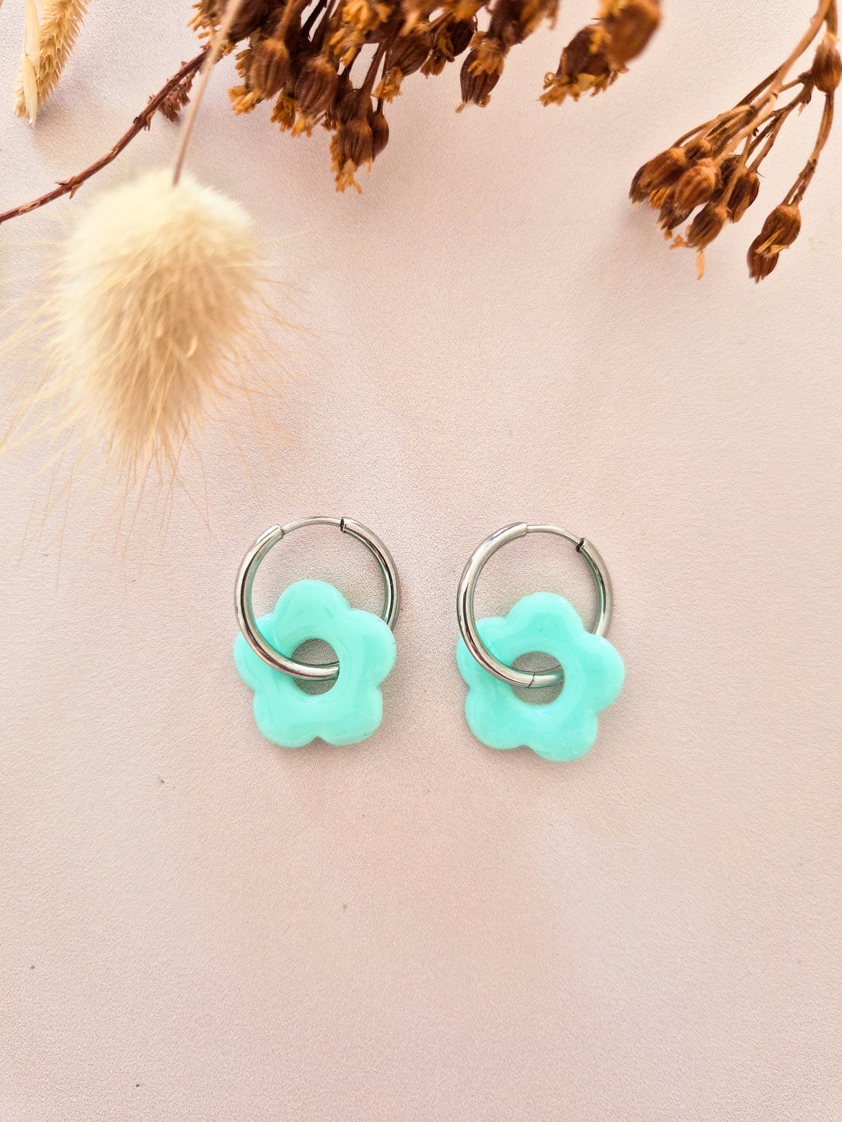 Boucles d’oreilles fleurs colorées en argile polymère