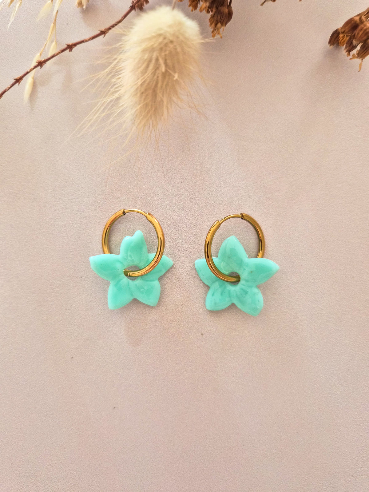 Boucles d’oreilles Fleur de Tiaré en argile polymère