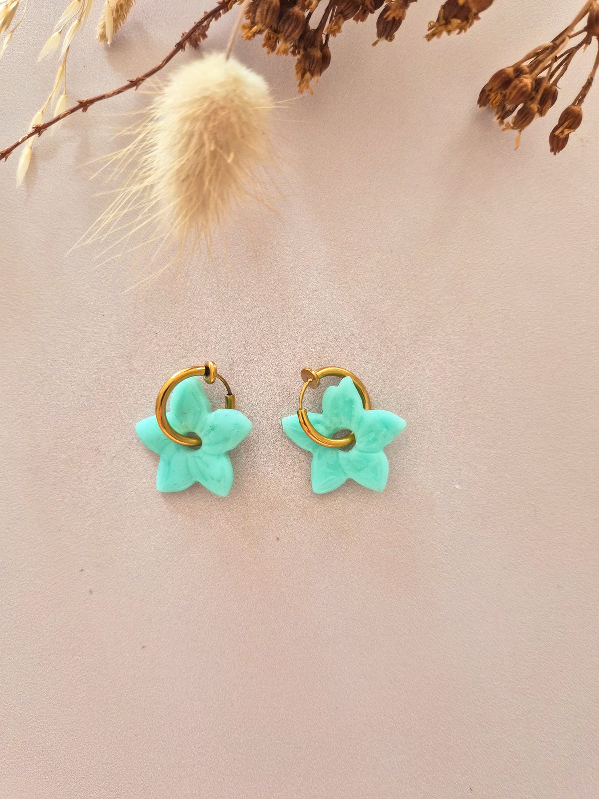 Boucles d’oreilles Fleur de Tiaré en argile polymère