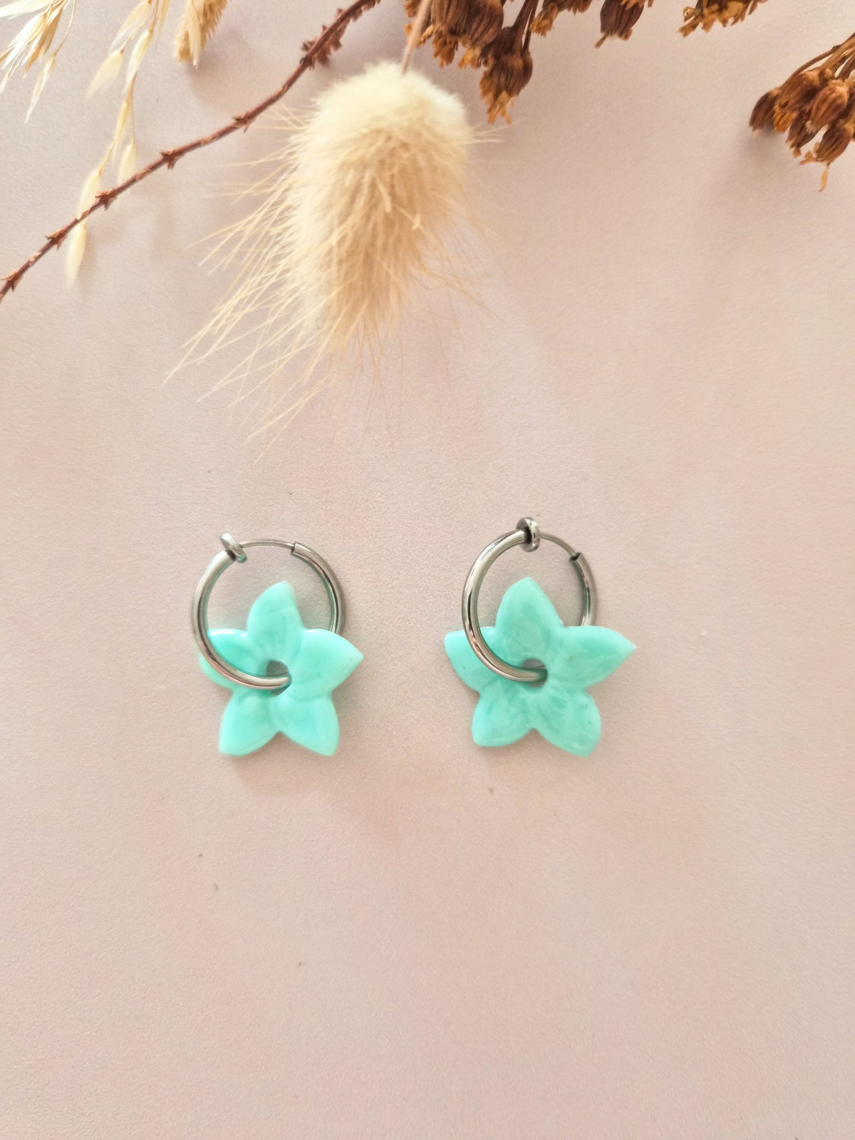 Boucles d’oreilles Fleur de Tiaré en argile polymère