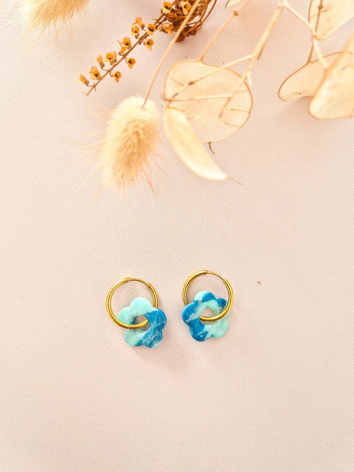 Boucles d’oreilles Fleur marbrées en argile polymère