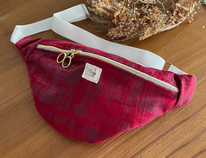 Sac banane en velours rouge bordeaux