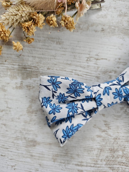 Noeud papillon liberty blanc fleurs bleues