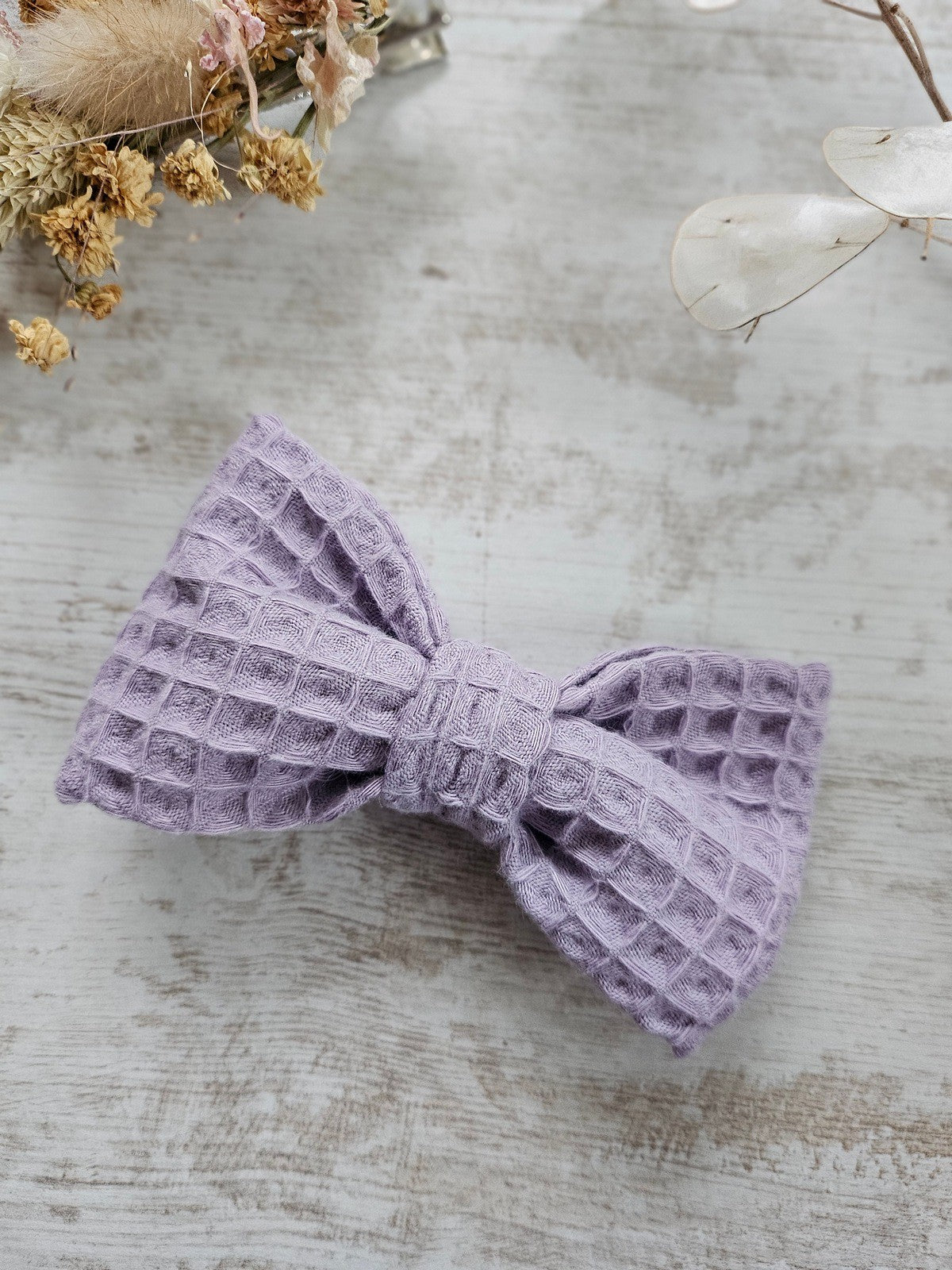 Barrette noeud papillon nid d'abeille lilas