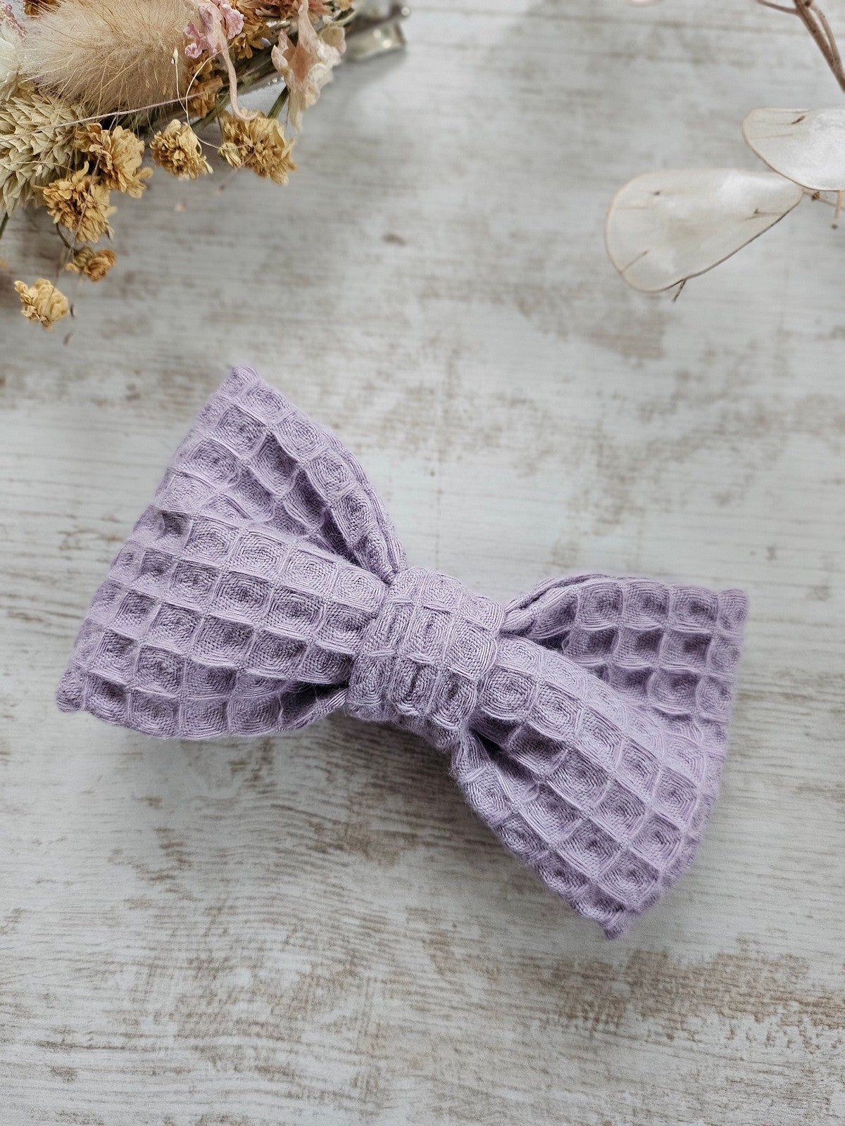 Barrette noeud papillon nid d'abeille lilas