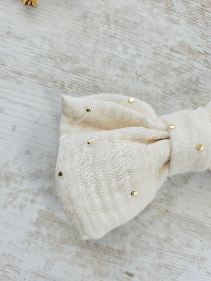 Barrette noeud papillon blanc et pois dorés