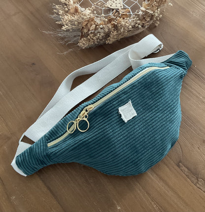 Sac banane en velours côtelé vert sapin