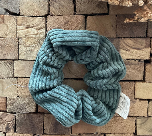 Chouchou scrunchie velours côtéle vert kaki