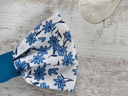 Noeud papillon bicolore liberty blanc fleurs bleues