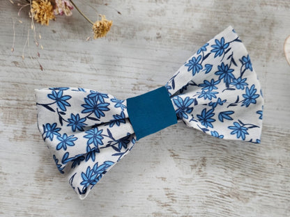 Noeud papillon bicolore liberty blanc fleurs bleues