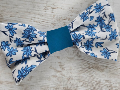 Noeud papillon bicolore liberty blanc fleurs bleues