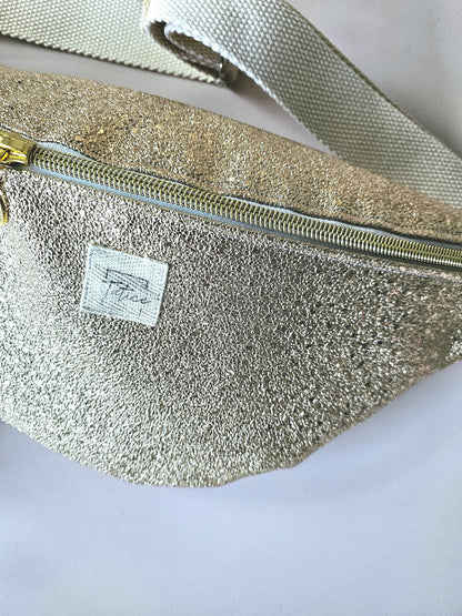 Banane simili cuir doré