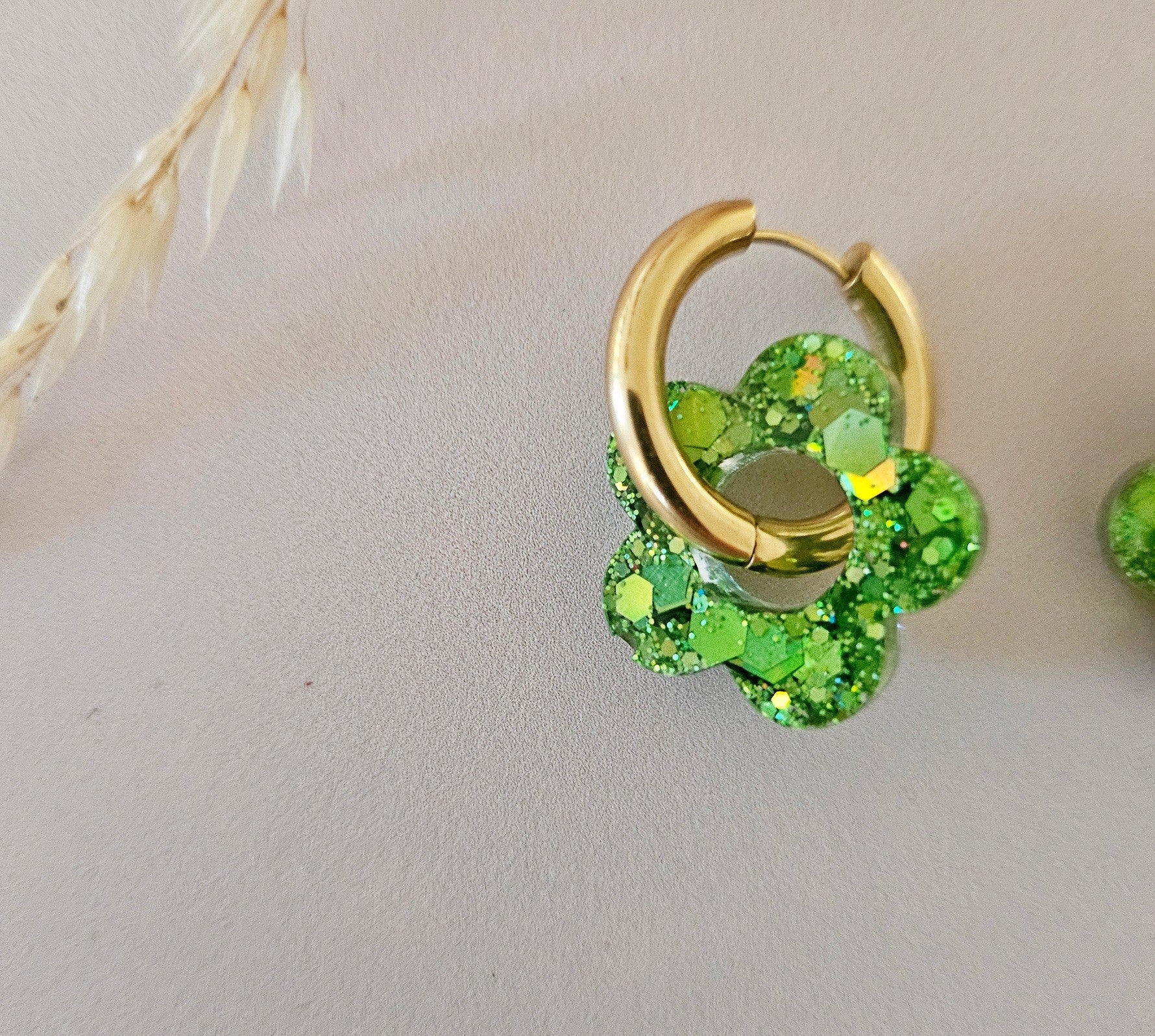 Boucle d'oreilles créole résine vert