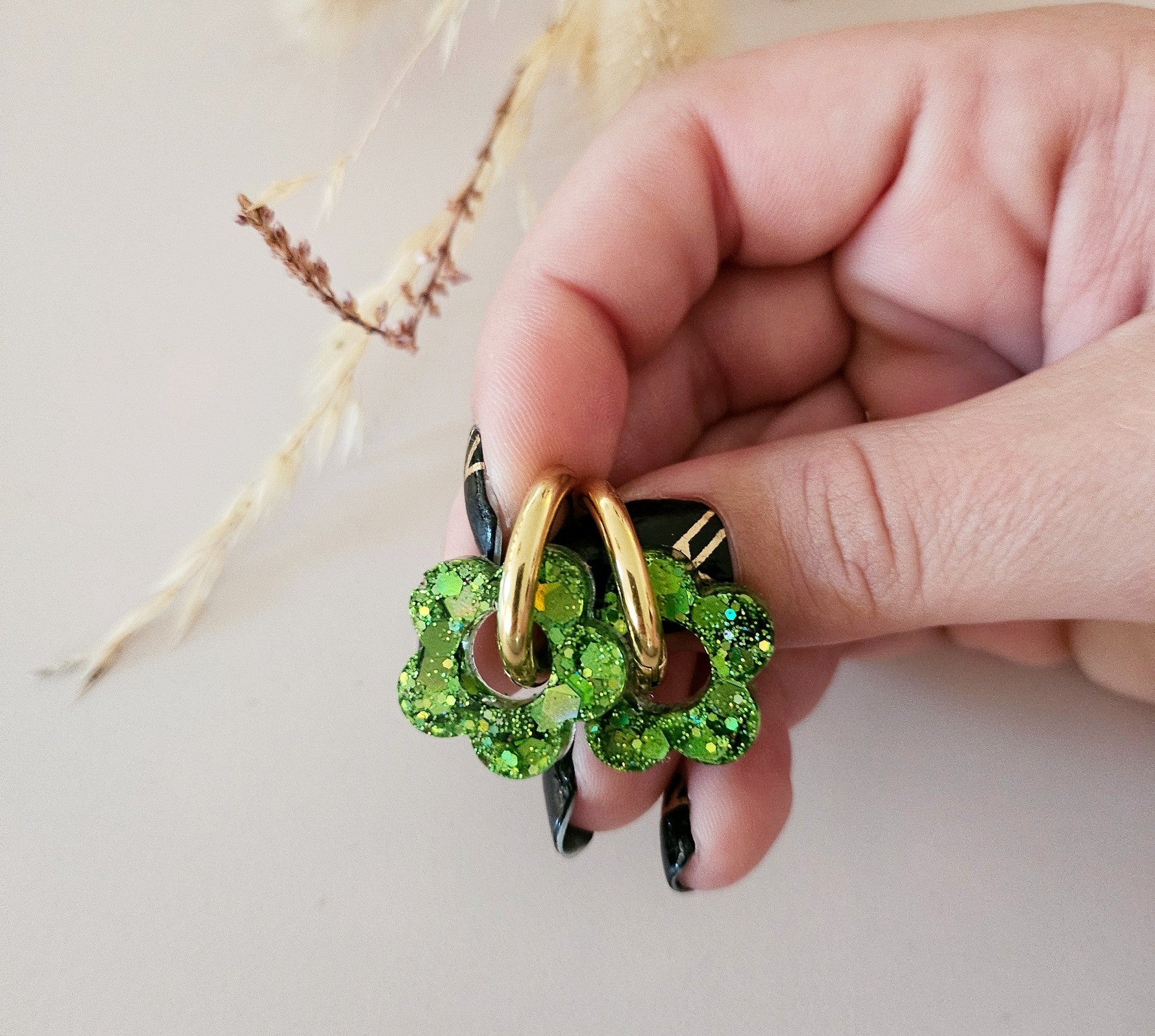 Boucle d'oreilles créole résine vert