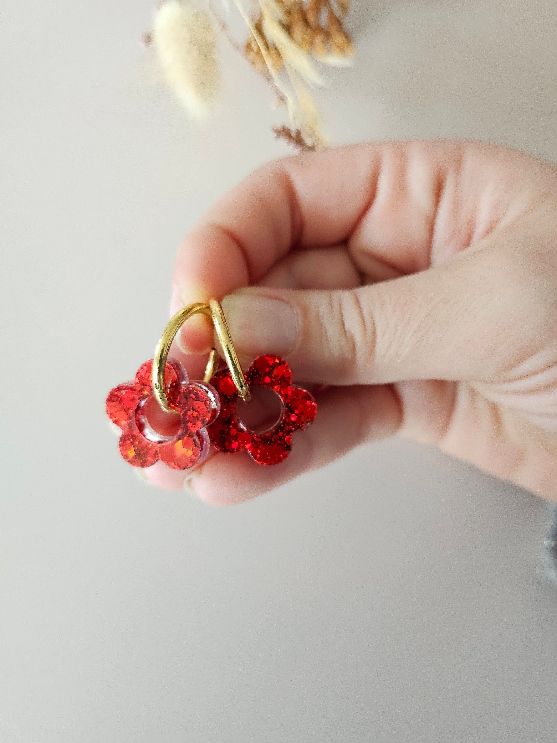 boucles créoles résine rouge