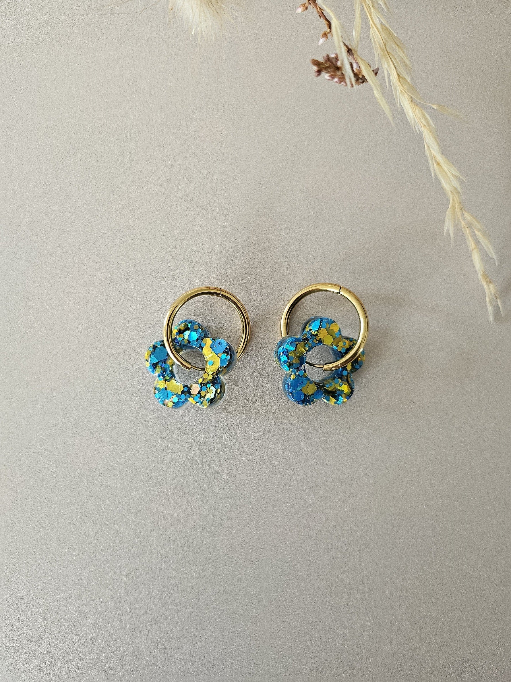 boucles créoles résine bleu et doré
