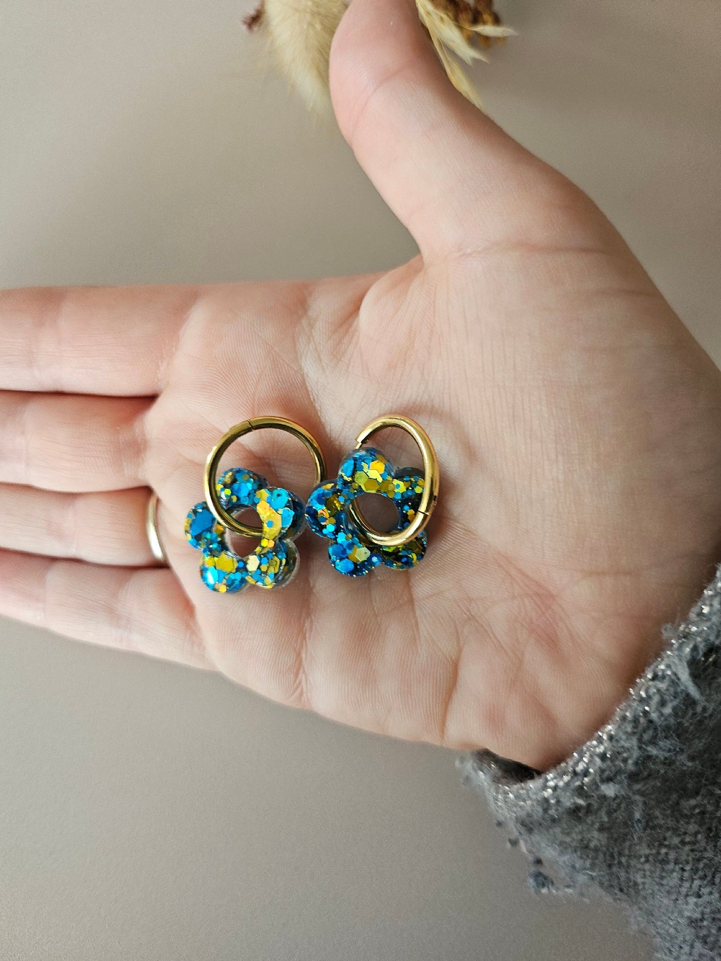 boucles créoles résine bleu et doré