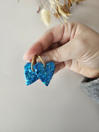 boucles créoles résine coeurs bleues