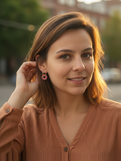 Boucles d’oreilles fleurs tournesol pailletées en résine – Créoles artisanales & pampilles interchangeables