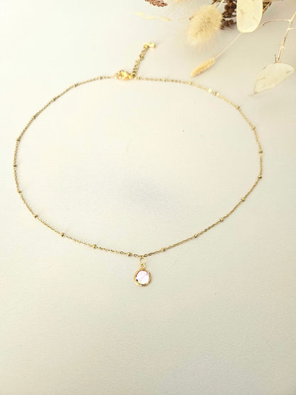 Collier en résine holographique – Élégance artisanale au quotidien