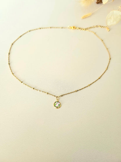 Collier en résine holographique – Élégance artisanale au quotidien